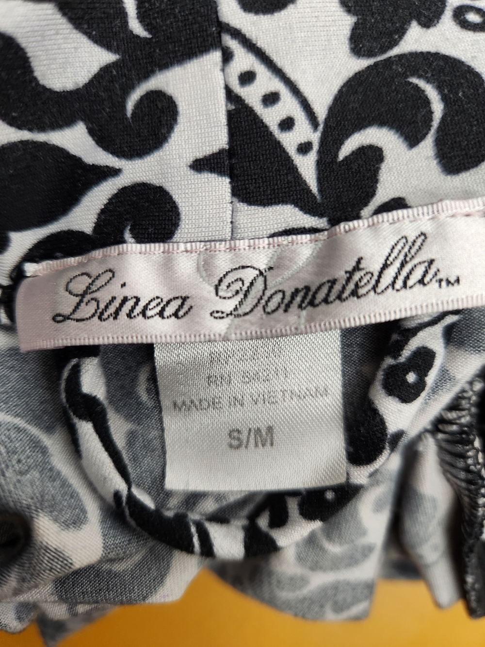 Linea Donatella Black and White Printed Wrap Robe - Picture 2 of 11